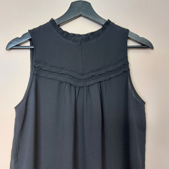 Naked Zebra black high neck sleeveless blouse with ruffle detail at neck medium - Picture 4 of 7